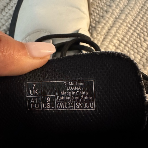 Authentic Dr. Marten Luana Boots - Picture 2 of 4